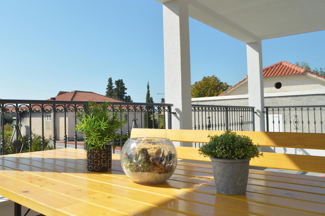 New Apartments 9 Minutes From Split Airport Kastela Bagian luar foto