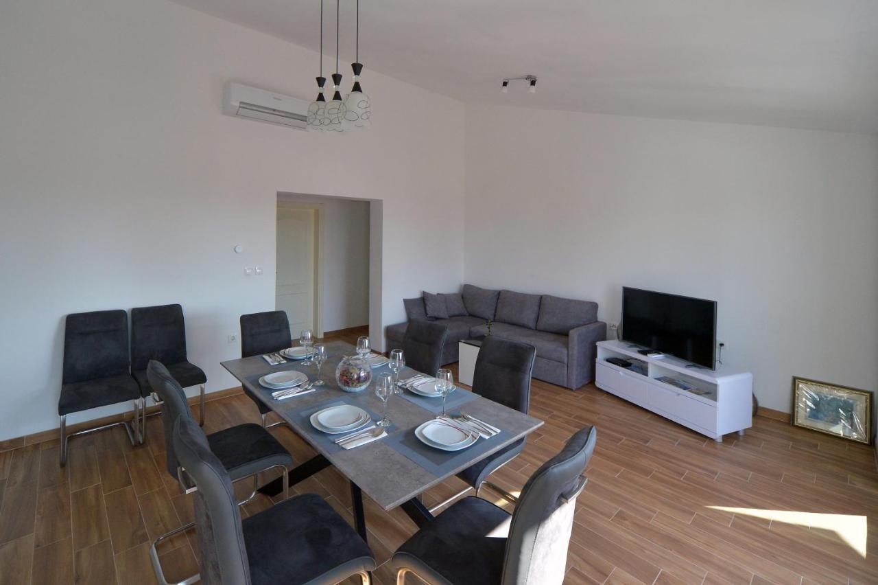 New Apartments 9 Minutes From Split Airport Kastela Bagian luar foto