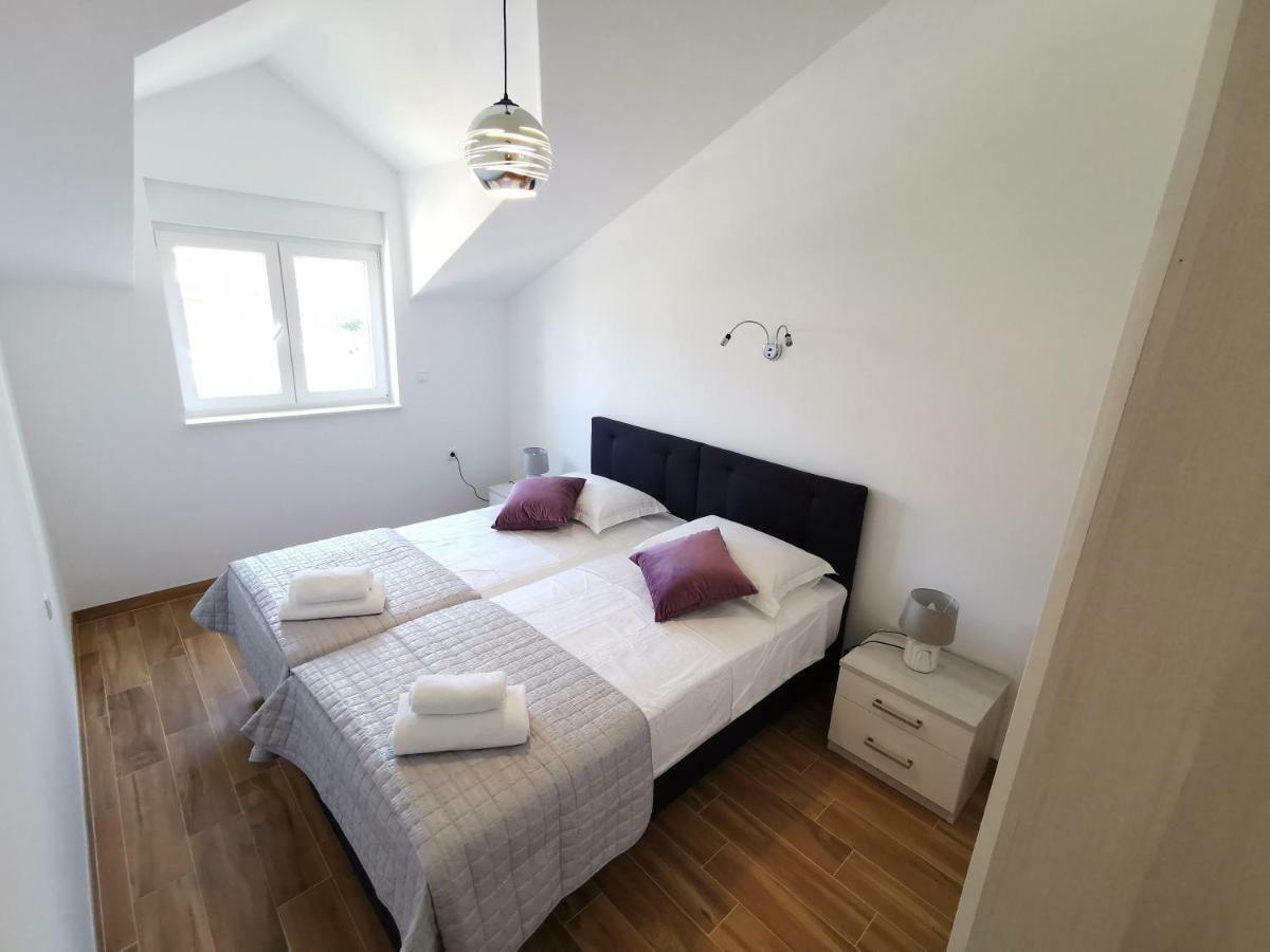 New Apartments 9 Minutes From Split Airport Kastela Bagian luar foto