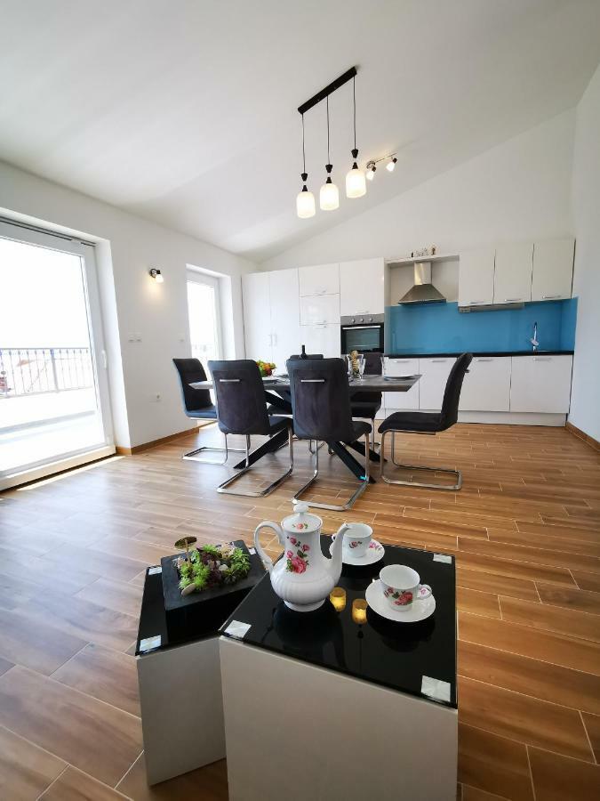 New Apartments 9 Minutes From Split Airport Kastela Bagian luar foto