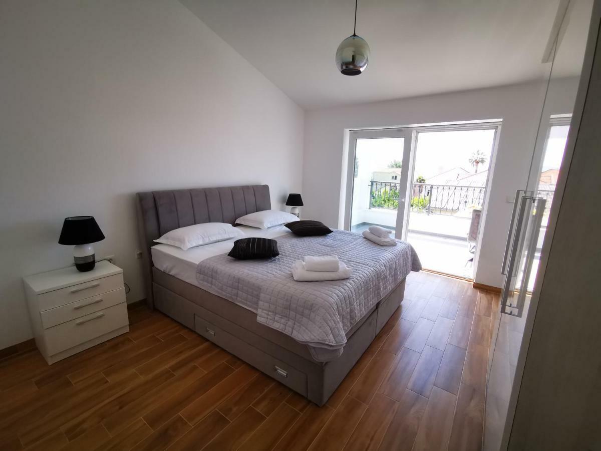 New Apartments 9 Minutes From Split Airport Kastela Bagian luar foto