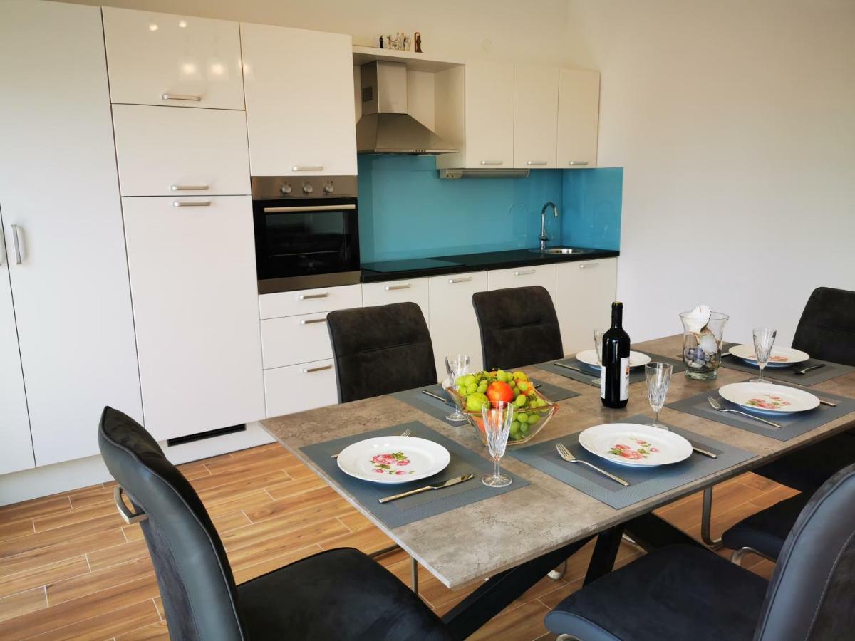 New Apartments 9 Minutes From Split Airport Kastela Bagian luar foto