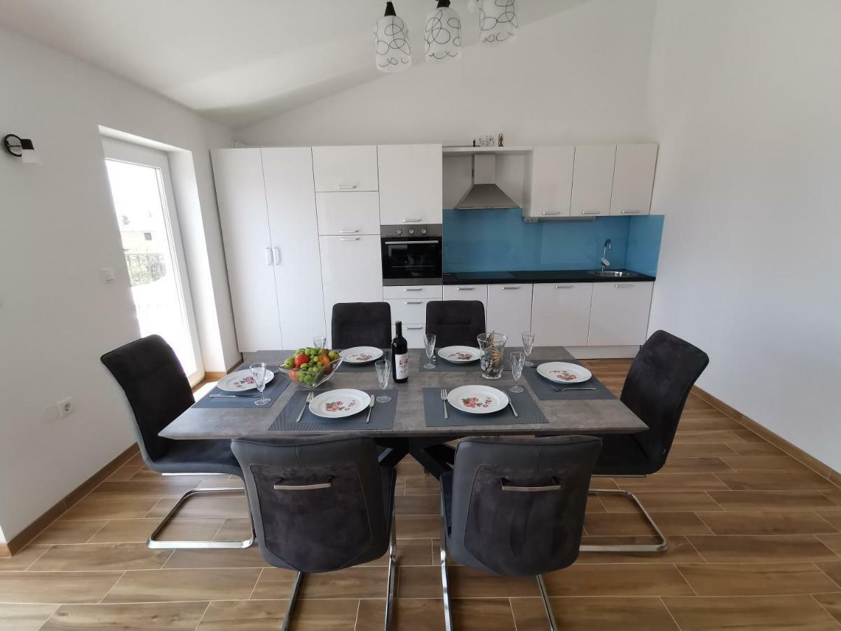 New Apartments 9 Minutes From Split Airport Kastela Bagian luar foto